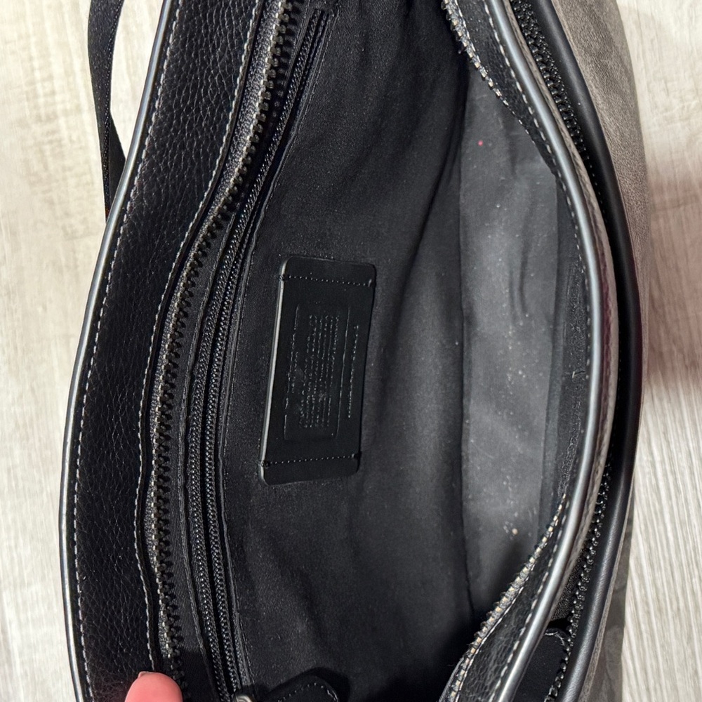 Coach Black Signature Messenger Bag - Picture 2 of 3